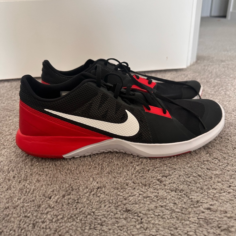 Nike Men’s Black & Red Training Shoes